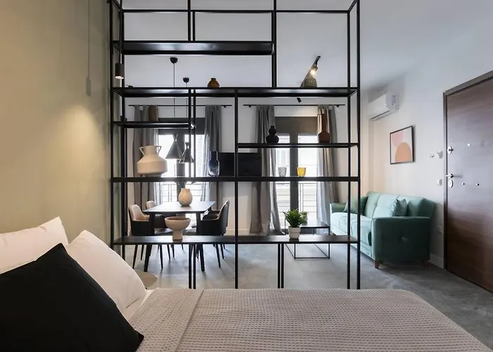 Academy Elegant Apartment #102