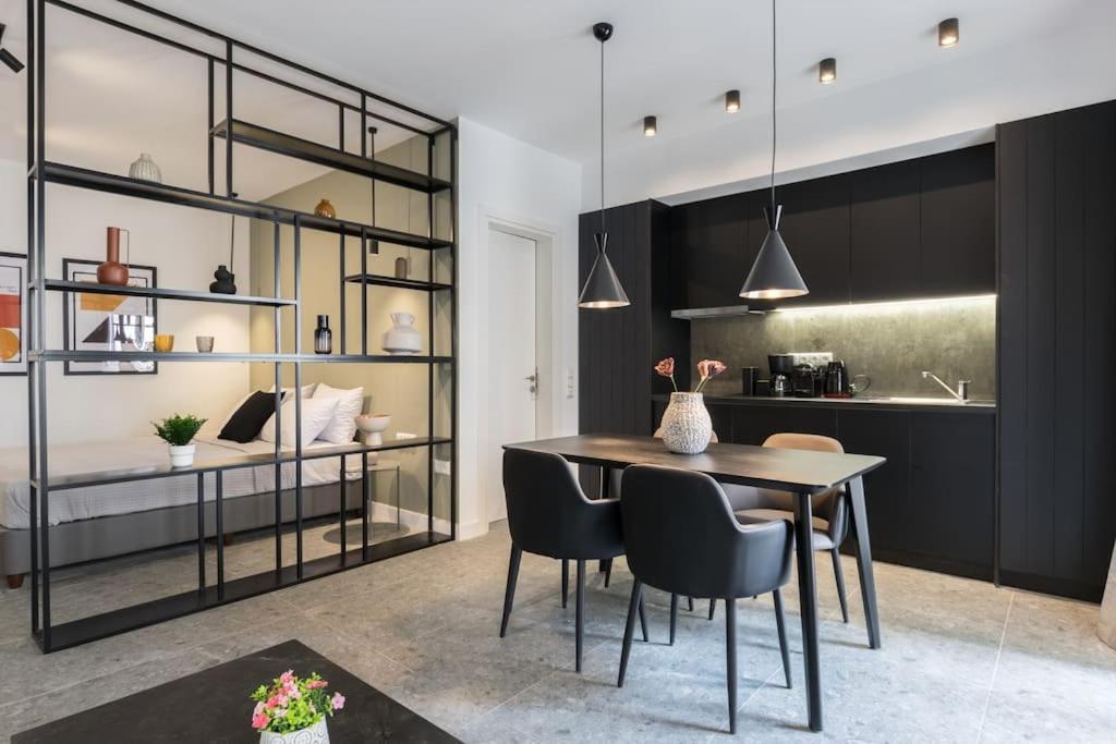 Apartment Academy Elegant #102 *